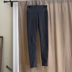 Alo Airbrush leggings in glossy slate